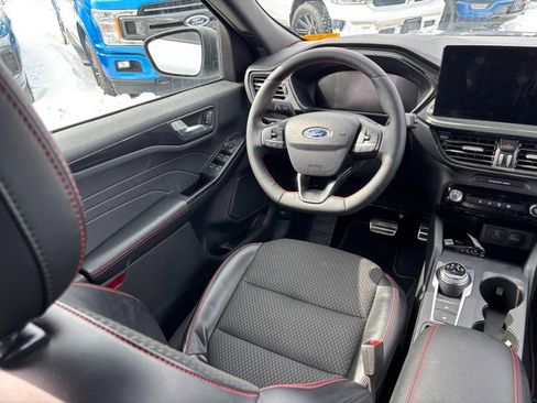 Used 2023 Ford Escape ST-Line w/ Tech Pack #1 FWD image 13