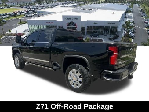 Used 2024 Chevrolet Silverado 3500 High Country w/ High Country Premium Package AWD/4WD image 9