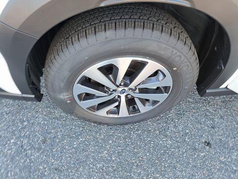 New 2025 Subaru Outback Premium w/ Popular Package #1A image 18