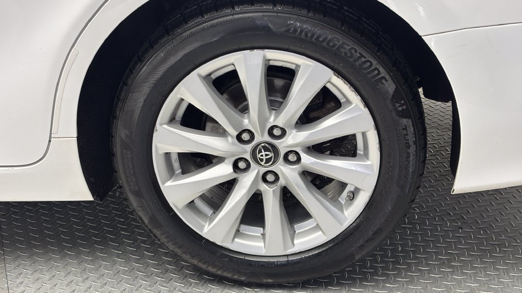 Used 2018 Toyota Camry LE FWD image 6
