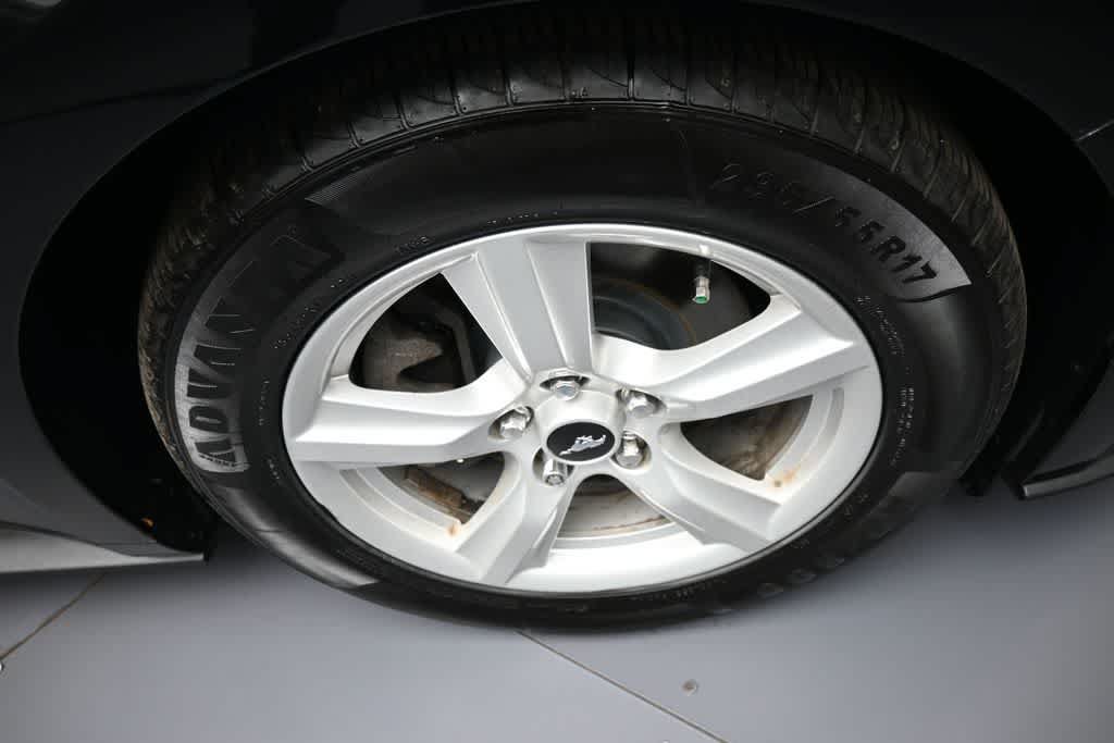 Used 2019 Ford Mustang Convertible RWD image 13