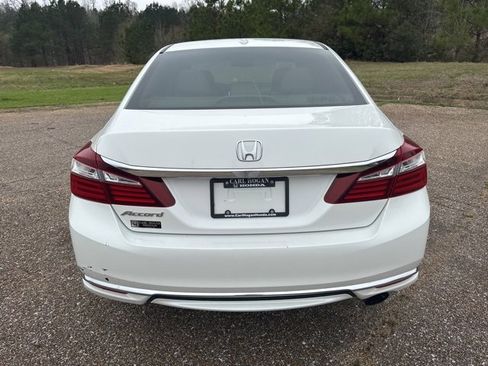 Used 2017 Honda Accord EX-L image 8