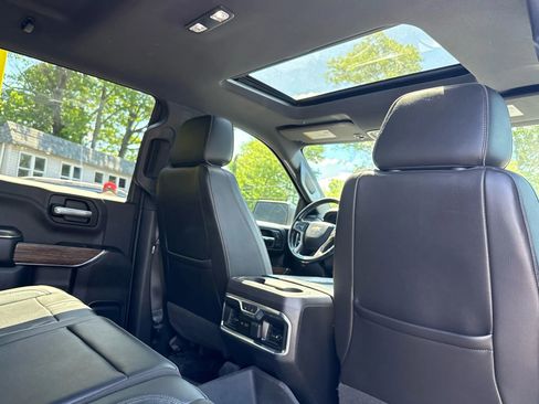 Used 2019 Chevrolet Silverado 1500 High Country w/ Technology Package image 25