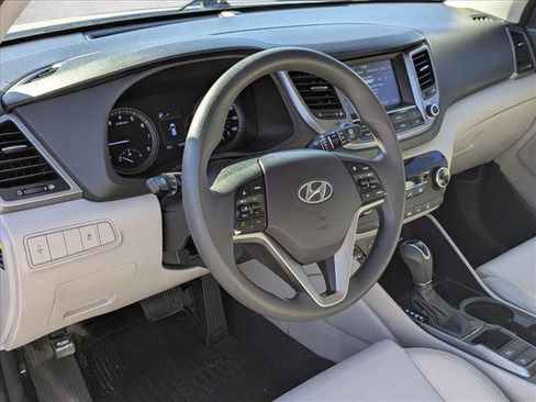 Used 2018 Hyundai Tucson SEL image 8
