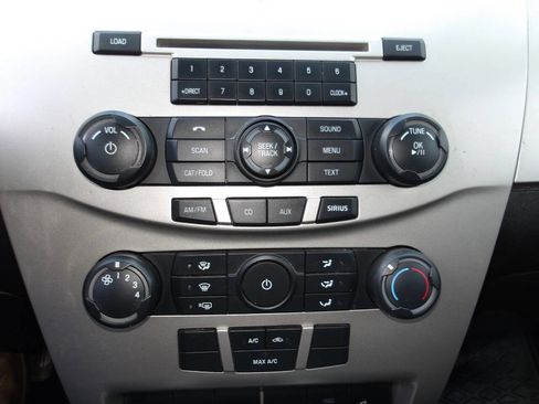 Used 2009 Ford Focus SES FWD image 12