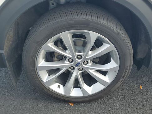 Used 2021 Ford Explorer Platinum w/ Equipment Group 601A image 5