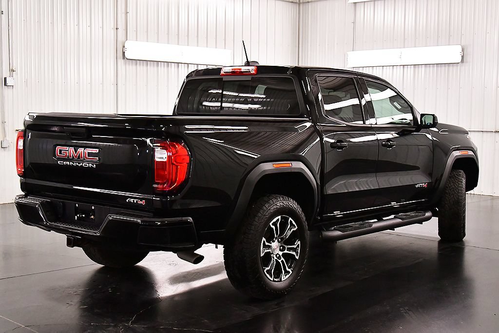 Used 2024 GMC Canyon AT4 AWD/4WD image 7