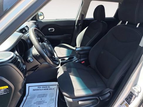 Used 2015 Kia Soul FWD image 9