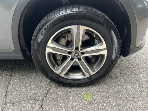 Used 2019 Mercedes-Benz GLC 300 4MATIC image 30