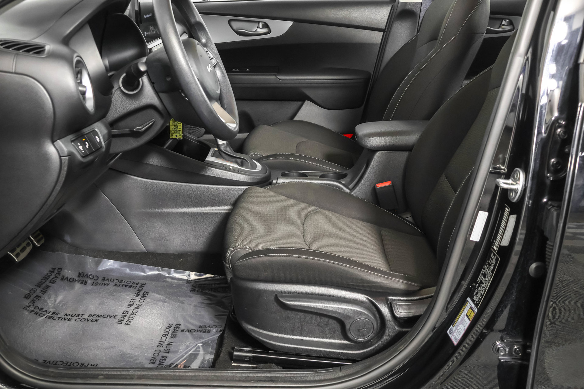 Used 2023 Kia Forte LXS w/ LXS Technology Package FWD image 22
