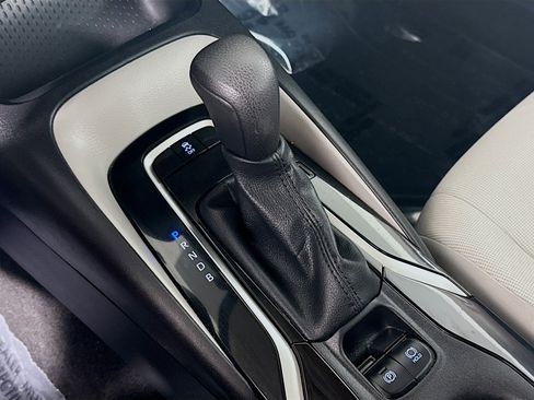 Used 2020 Toyota Corolla LE FWD image 20