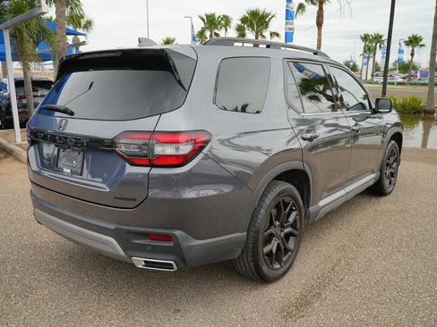 Used 2025 Honda Pilot Touring image 5