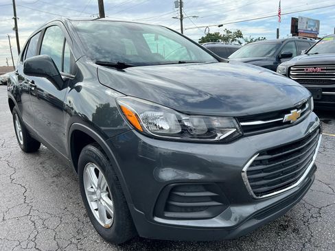 Used 2020 Chevrolet Trax LS w/ Tint and Cruise Package AWD/4WD image 4