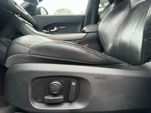 Used 2018 Land Rover Range Rover Evoque SE Premium image 19