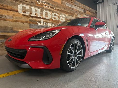 Used 2023 Subaru BRZ Premium RWD image 2