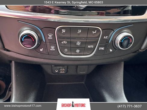 Used 2020 Chevrolet Traverse RS image 37