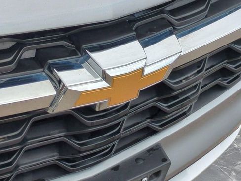 Used 2025 Chevrolet Trax LT w/ LT Convenience Package image 27