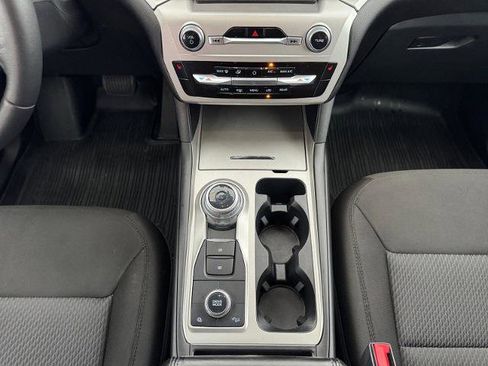 Certified 2022 Ford Explorer XLT AWD/4WD image 11