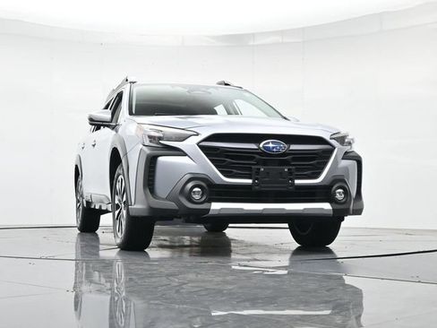 Used 2025 Subaru Outback Touring AWD/4WD image 38