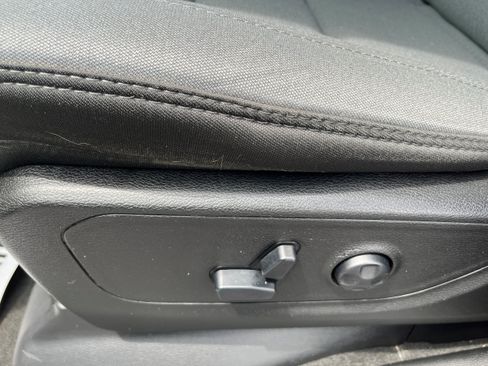 Used 2020 RAM 1500 Big Horn AWD/4WD image 11