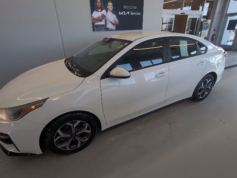 Used 2020 Kia Forte LXS image 2