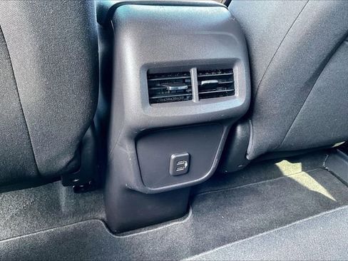 Used 2024 Chevrolet Equinox LS w/ LS Convenience Package FWD image 28