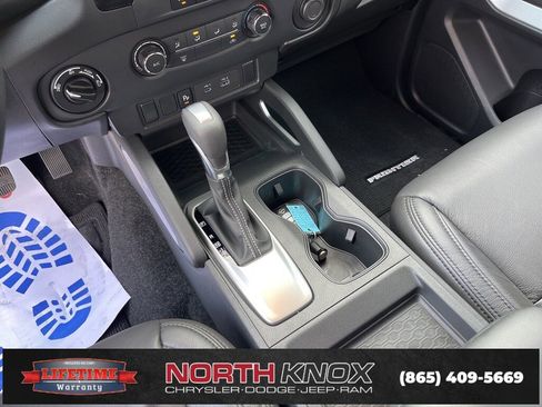 Used 2024 Nissan Frontier SV w/ Technology Package image 11