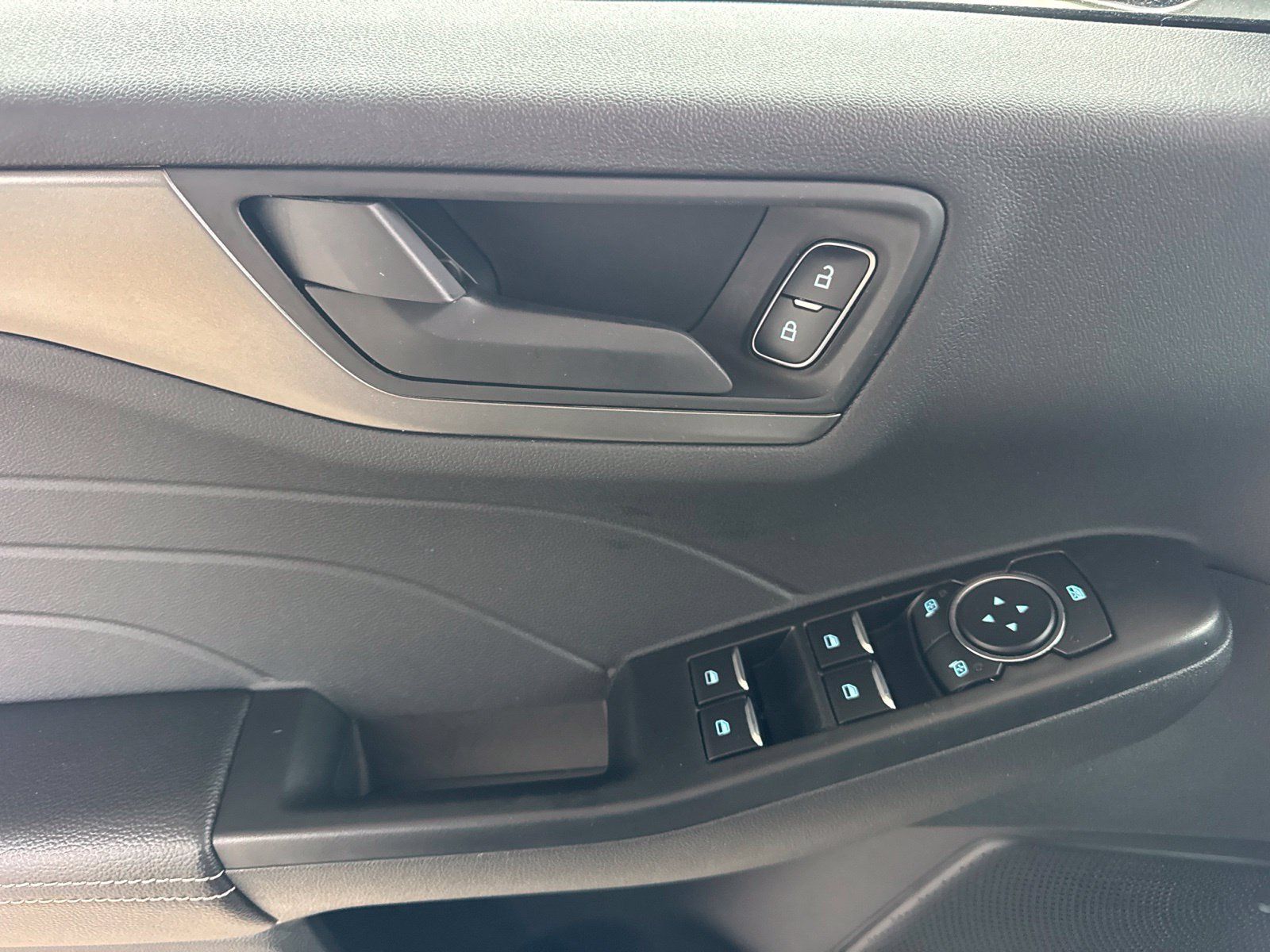 Certified 2024 Ford Escape Active AWD/4WD image 25