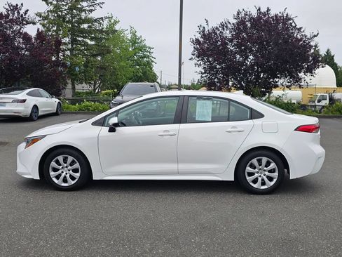 Used 2022 Toyota Corolla LE FWD image 4