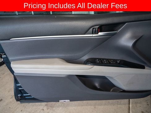 Used 2019 Toyota Camry SE FWD image 16
