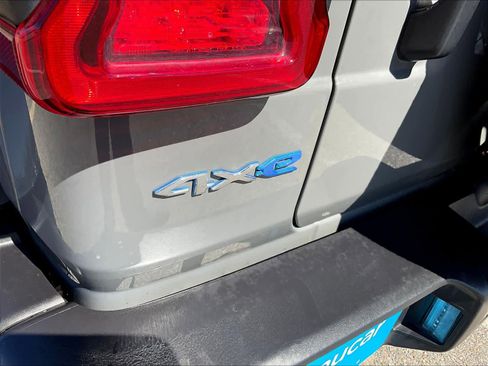 Used 2023 Jeep Wrangler Sahara w/ Cold Weather Group AWD/4WD image 29