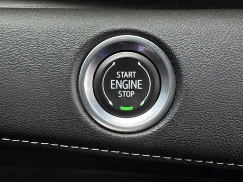 Used 2023 Cadillac Escalade Premium Luxury RWD image 24