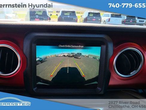 Used 2023 Jeep Wrangler Unlimited Rubicon image 12