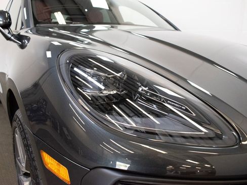 New 2026 Porsche Macan image 12