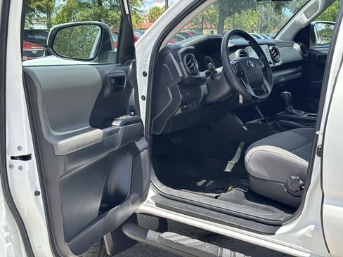 Used 2023 Toyota Tacoma SR AWD/4WD image 13