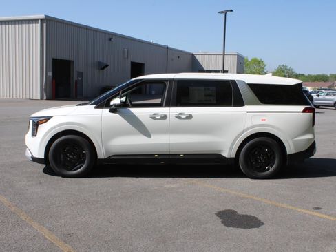New 2026 Kia Carnival LX FWD image 5