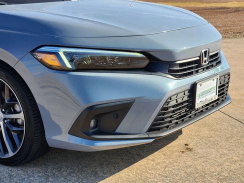 Used 2022 Honda Civic Touring image 12