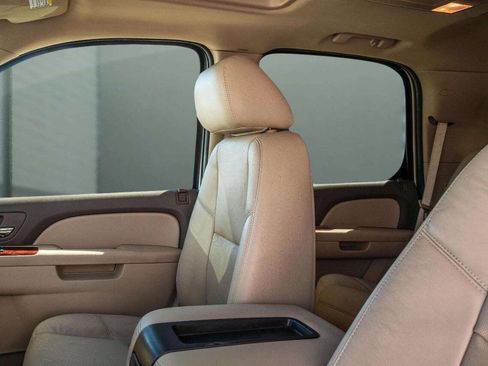 Used 2013 Chevrolet Tahoe LTZ image 24