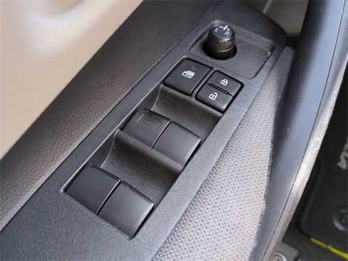 Used 2020 Toyota Corolla LE image 25