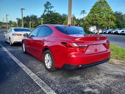 Used 2026 Toyota Camry LE FWD image 5