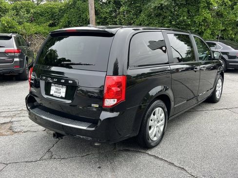 Used 2019 Dodge Grand Caravan SE w/ UConnect Hands-Free Group FWD image 6