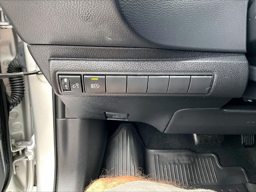 Used 2022 Toyota Corolla SE FWD image 26