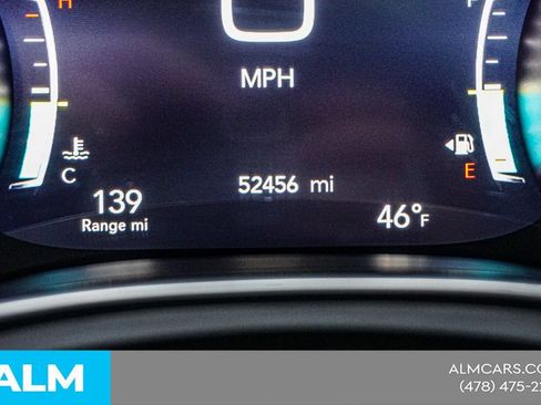 Used 2025 Chrysler Pacifica Limited FWD image 57