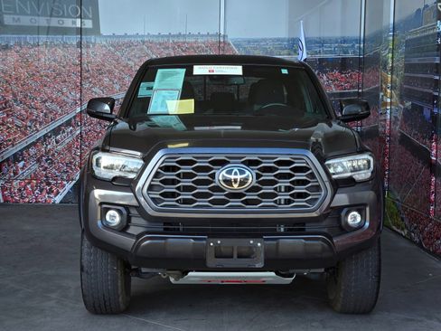 Certified 2020 Toyota Tacoma TRD Off-Road w/ Technology Package AWD/4WD image 3