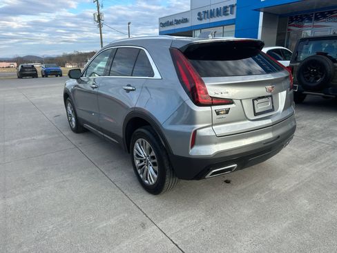 Used 2024 Cadillac XT4 Premium Luxury image 8