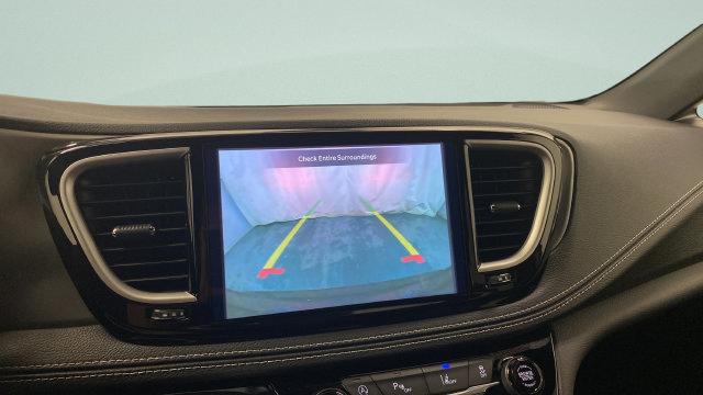 Used 2025 Chrysler Pacifica Select FWD image 19