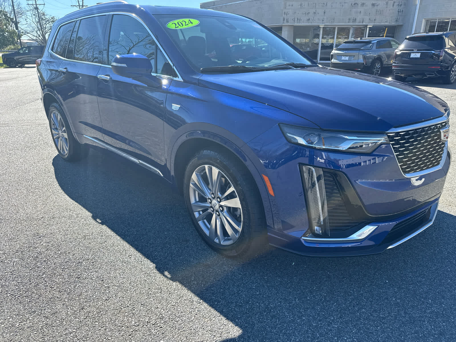Used 2024 Cadillac XT6 Premium Luxury w/ Technology Package AWD/4WD image 6