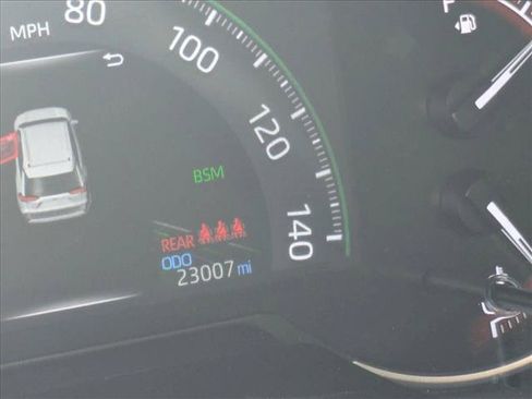 Used 2024 Toyota RAV4 XLE w/ Convenience Package FWD image 11