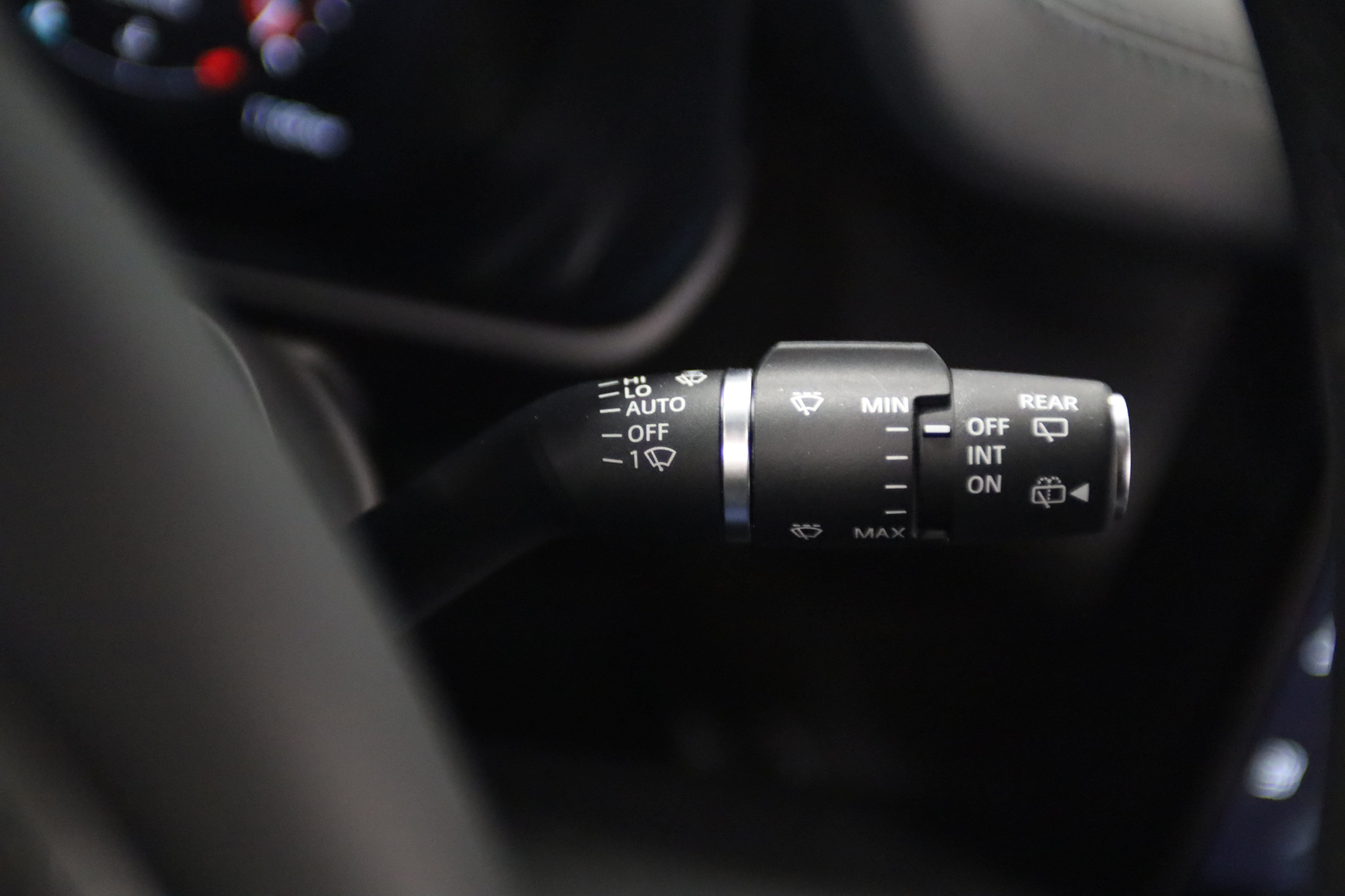 Used 2024 Land Rover Defender 130 X-Dynamic SE AWD/4WD image 18