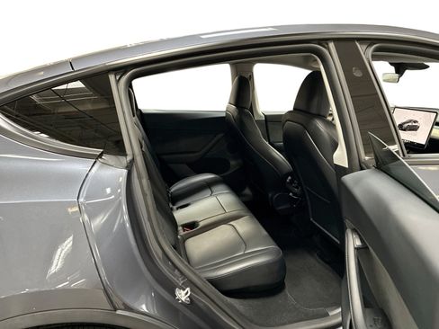 Certified 2023 Tesla Model Y Long Range AWD/4WD image 11